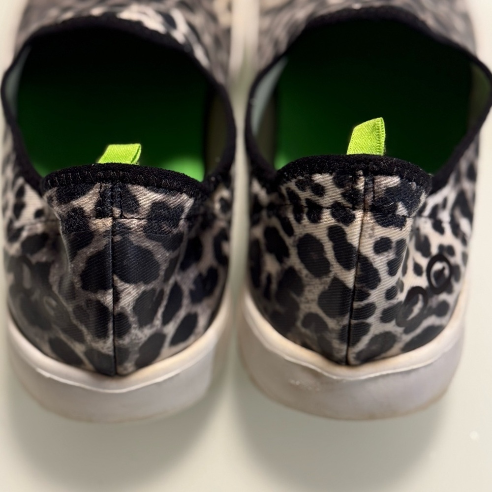 Oofos Women’s Animal Print Slip-On OOmg eeZee Shoes Size 10 | 41 | Fits Size 9 - Picture 4 of 7